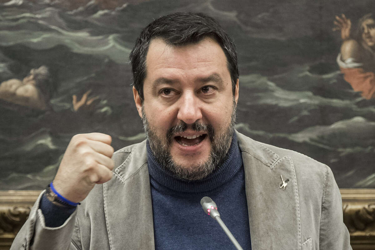 Sondaggi Vola Il Centrodestra Trainato Da Salvini Tracollo Dei Stelle