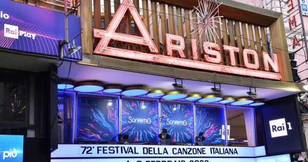 Terza Serata Sanremo Lordine E L Orario Di Esibizione Dei Big