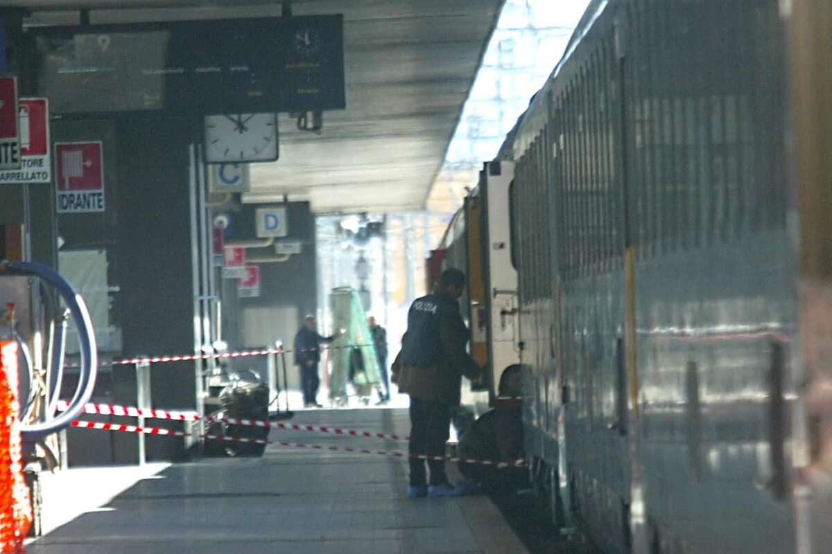 Il Trolley Si Incastra Tra I Binari 47enne Muore Travolto Dal Treno