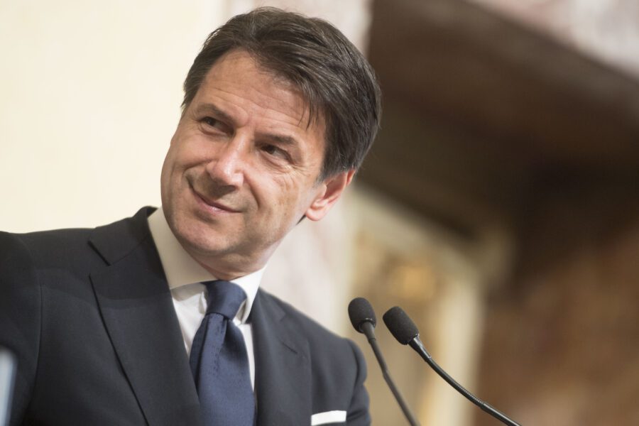 Fusione Fca-Psa, Conte: “Garantire produttività, occupazione e investimenti in Italia”