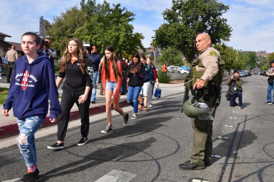 Spari in un liceo della California, si aggrava il bilancio: due morti