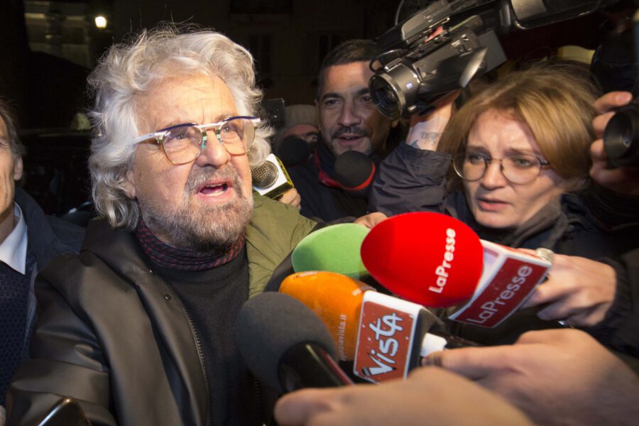 Movimento 5 Stelle nel caos, Grillo a Roma per evitare altri transfughi