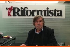 Il video editoriale di Piero Sansonetti sull’intervento al Senato di Matteo Renzi