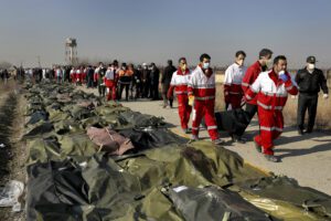 Come è caduto l’aereo in Iran, tutti i misteri del disastro