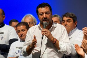 Processo a Salvini, in giunta volano stracci: no alle nuove carte sulla salute dei migranti