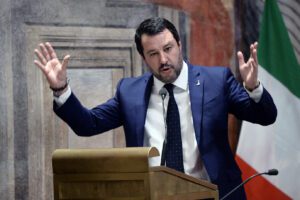 Processo a Salvini, rinvio è boomerang per i giallo rossi