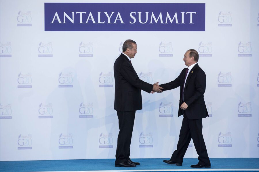Erdogan spiazza Putin ed anticipa la decisione su impegno turco in Libia