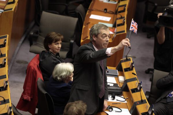 L’Europarlamento approva la Brexit, il Regno Unito fuori dall’Ue tra due giorni