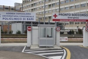 Virus cinese, caso sospetto a Bari: prime analisi escludono contagio