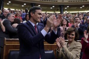 La Spagna ha un governo, il socialista Sanchez ottiene la fiducia