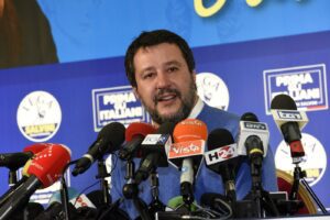 Regionali Emilia Romagna, Salvini non molla: “Rifarei tutto, anche il citofono. Cambio solo rimandato”