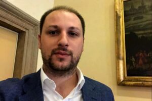 Movimento 5 Stelle, continua la diaspora. Lascia il deputato Cappellani: “Imborghesiti e in preda all’anarchia”