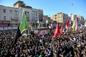 Iran, una marea umana per i funerali di Soleimani. Ricorso di Teheran al Consiglio di sicurezza Onu