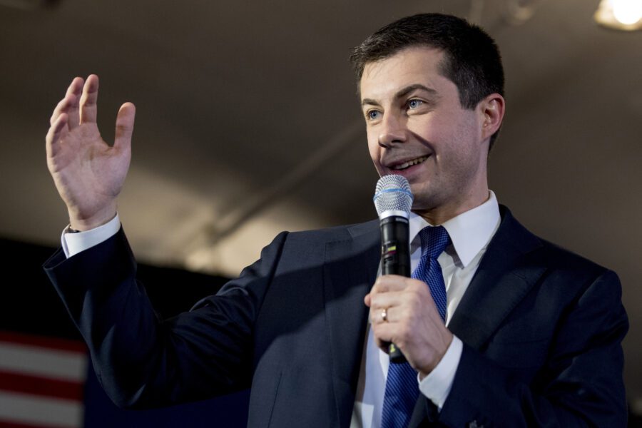 Usa, caucus democratici Iowa: Pete Buttigieg vince di un soffio davanti a Sanders