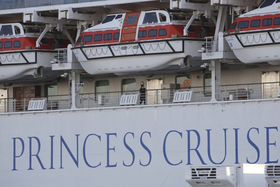 Coronavirus, sbarcano i passeggeri della Diamond Princess. In Cina i guariti superano i contagiati