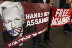 Julian Assange, al via processo su estradizione negli Usa per il fondatore di Wikileaks