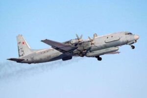 Siria, aereo russo con 172 passeggeri sfiorato da missili israeliani: atterraggio d’emergenza