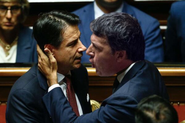 Renzi mette Conte alle strette: “La palla è nelle mani del premier, senza risposte il governo va a casa”