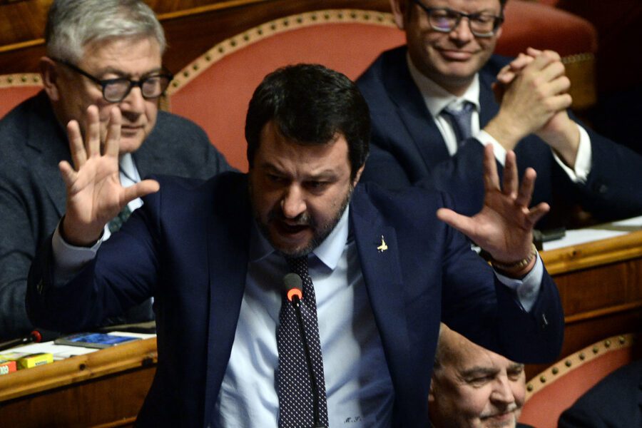 Coronavirus, Salvini cavalca il malcontento: “Referendum per uscire dall’Ue”
