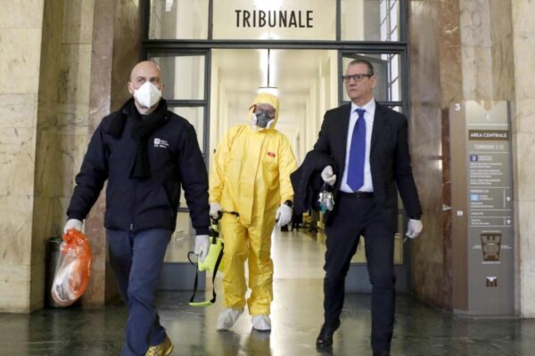 Coronavirus, due magistrati del Tribunale di Milano contagiati: caos per le udienze