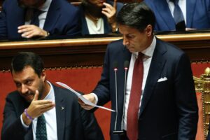 Ultimo sondaggio Ixè: cresce gradimento per Conte e Governo, male Salvini
