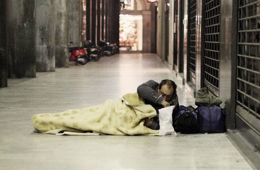 Appello della Protezione Civile a comuni e regioni: “Servono luoghi per i senzatetto”