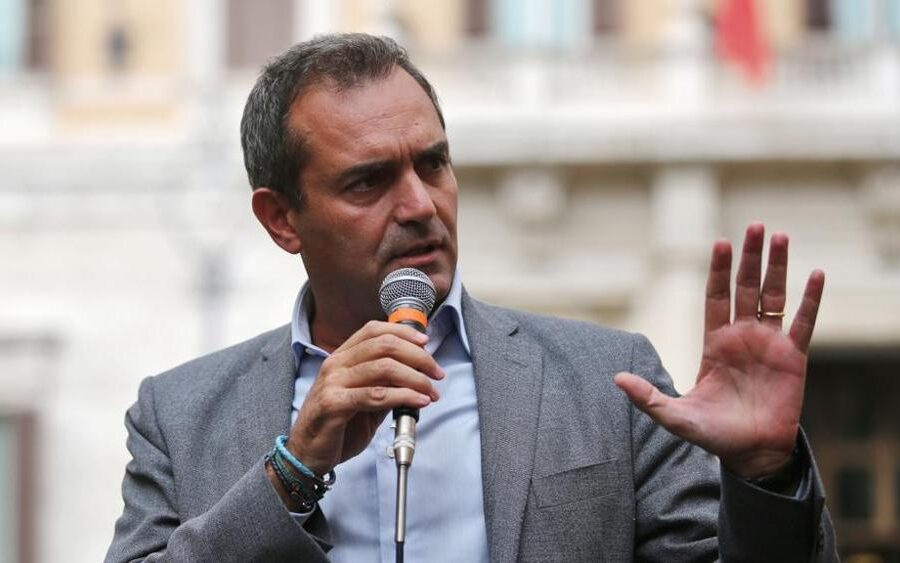 Napoli, cancellate le multe nelle ztl trasformate in pedonali: “Comunicazione inadeguata”