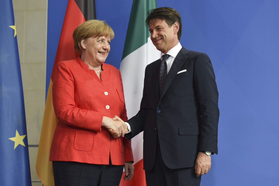 Mes, botta e risposta tra Merkel e Conte: “Non resti inutilizzato”. Il premier: “A fare i conti sono io”