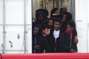 Dramma migranti, nel Mediterraneo 5 morti e 7 dispersi