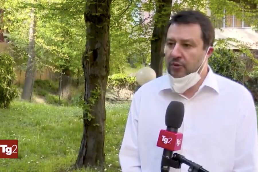 Salvini e la bufala al Tg2 sul prelievo dai conti correnti per il Coronavirus