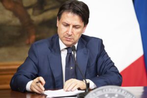 Decreto Rilancio, Mattarella firma dopo il ‘pasticcio’ del governo sui ritardi