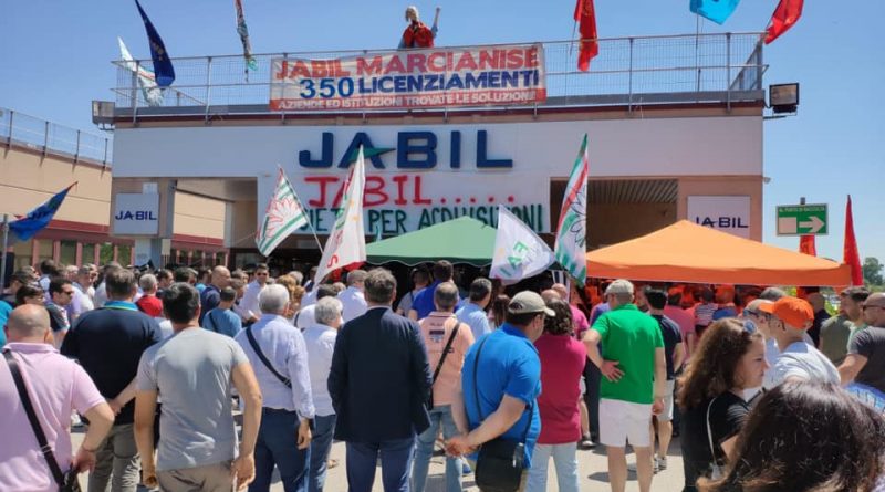 Jabil irresponsabile, multinazionali arroganti