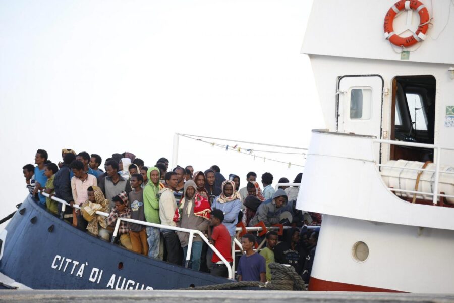 Migranti, altro che invasione: l’Italia non è più tra i primi 5 Paesi d’accoglienza