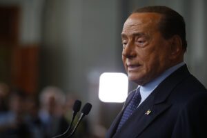 Berlusconi, bollettino rassicurante dal San Raffaele: “Quadro clinico in costante miglioramento”