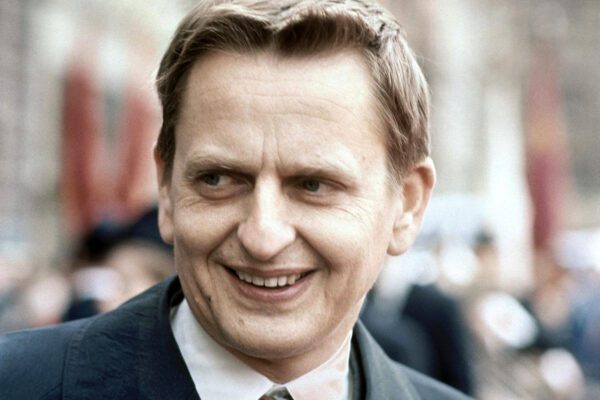 Storia di Olof Palme, la visione politica ancora viva del premier svedese ucciso 34 anni fa