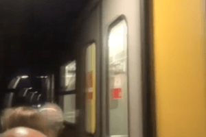 Napoli, guasto alla metro: 50 passeggeri a piedi in galleria