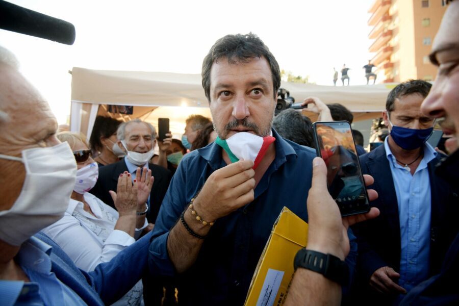 Effetto Mondragone, due sindaci leghisti mollano Salvini: è fuga dalla Lega