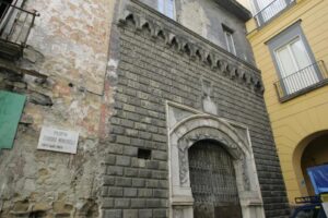 Palazzo Penne, al via il restyling dell’edificio rinascimentale: diventerà la “casa dell’architettura”