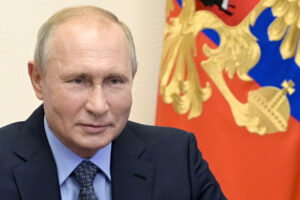 Putin annuncia: “La Russia ha il primo vaccino, testato su mia figlia”
