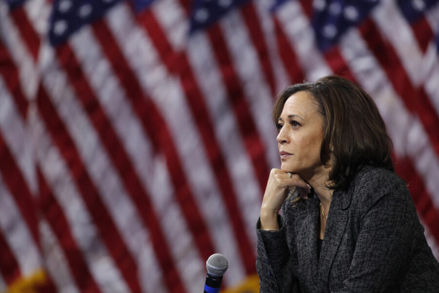 Chi è Kamala Harris, la prima donna nera candidata vicepresidente con Biden