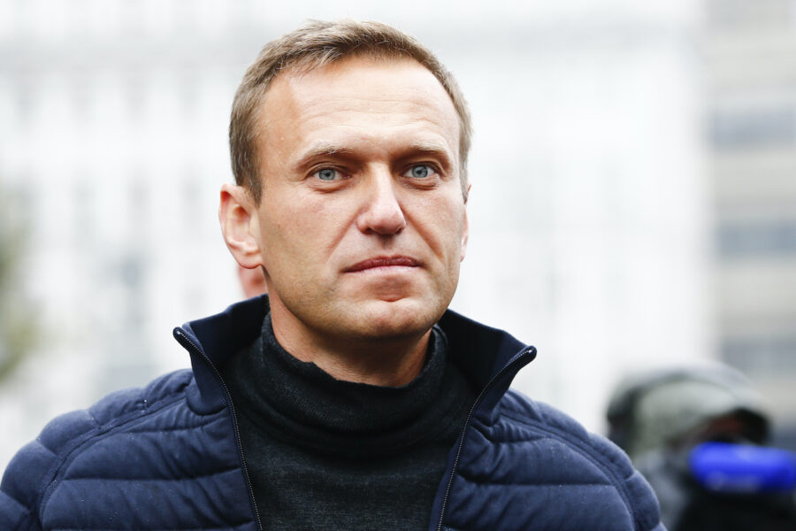 Navalny dimesso dall’ospedale di Berlino dopo 32 giorni: “Possibile un completo recupero”