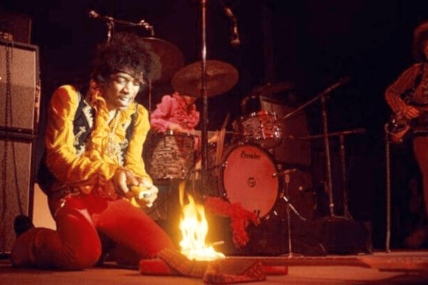 50 anni fa moriva Jimi Hendrix, e con lui se ne andò la controcultura