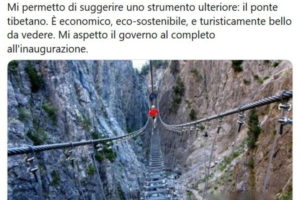 “Pista ciclabile sul ponte sullo Stretto”, la proposta del ministro De Micheli scatena l’ironia del web (e di Provenzano)