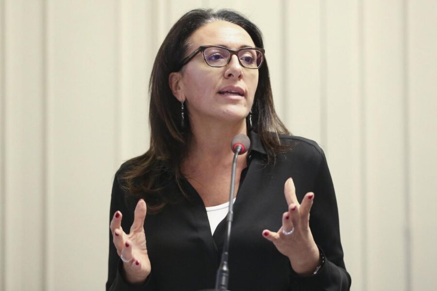 Violenza sulle donne, Valeria Valente: “Troppi errori nelle sentenze, servono magistrati specializzati”
