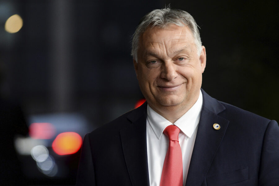 Per Orbán il virus non è sovranista: Ungheria chiude frontiere con l’Ue ma non con Visegrad