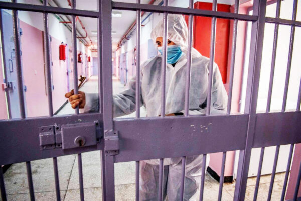 “Il coronavirus è arrivato con prepotenza nelle carceri, bisogna svuotarle”, l’appello del Garante dei detenuti