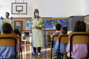Campania, le scuole riaprono l’11 gennaio: ecco chi torna in classe