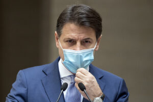 Piero Sansonetti: “Il governo non ha fatto nulla, non ha previsto la seconda ondata”
