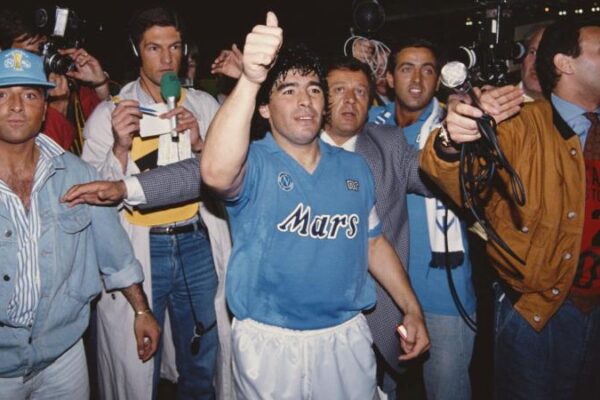Maradona ci dimostra che Napoli è l’habitat ideale per il genio