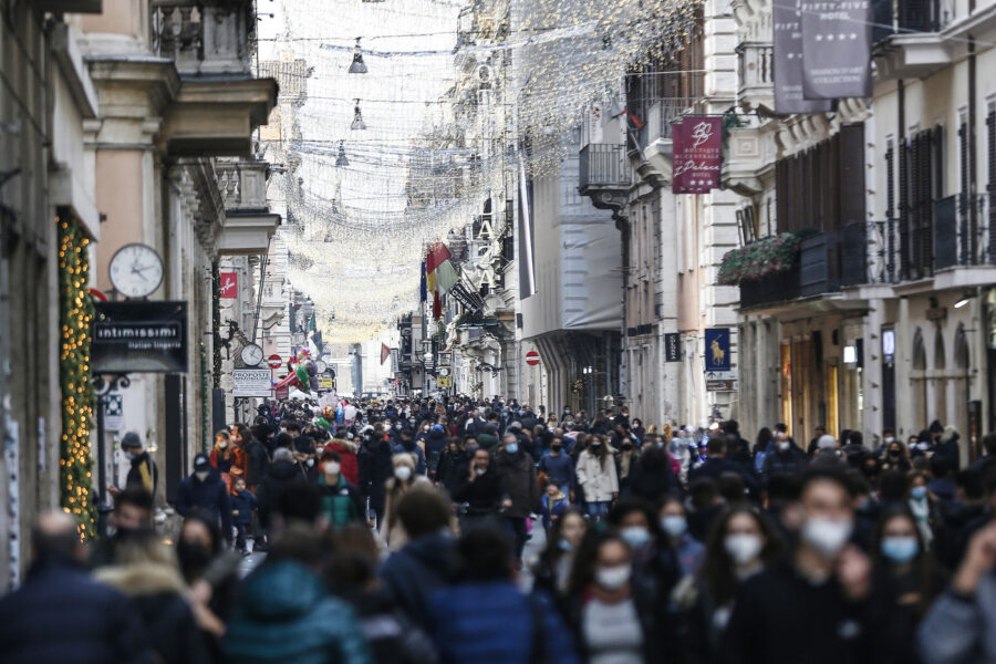 Dal 7 gennaio tutta Italia zona gialla ma col coprifuoco: ok dai prefetti al rientro a scuola